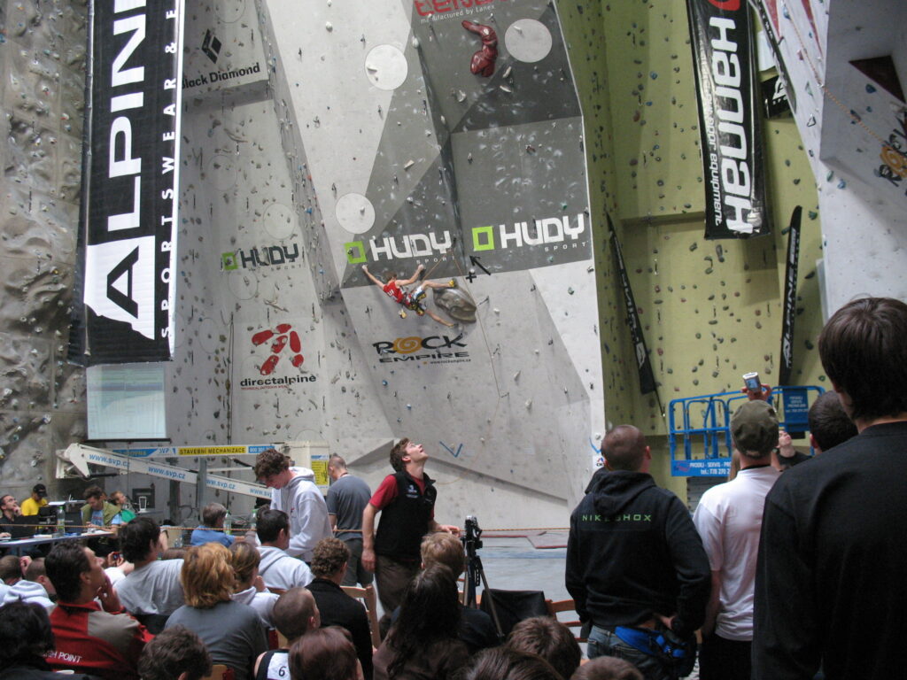 Race climbing on an artificial climbing wall